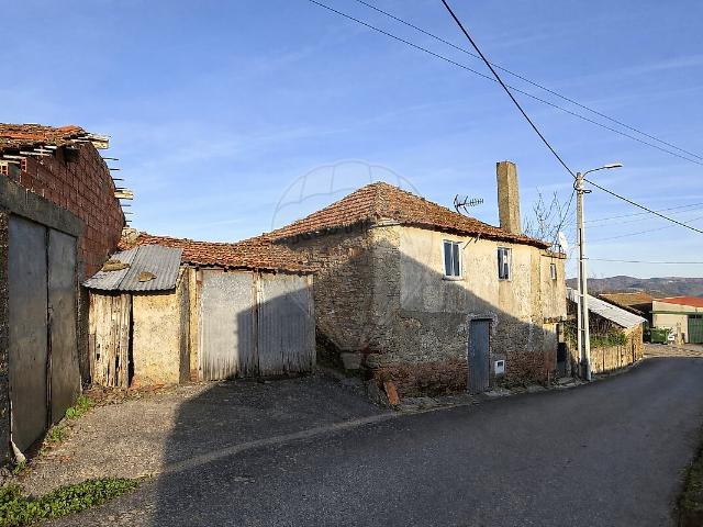 Moradia T2 à venda em Vilar Seco de Lomba, Vinhais RE/MAX Portugal