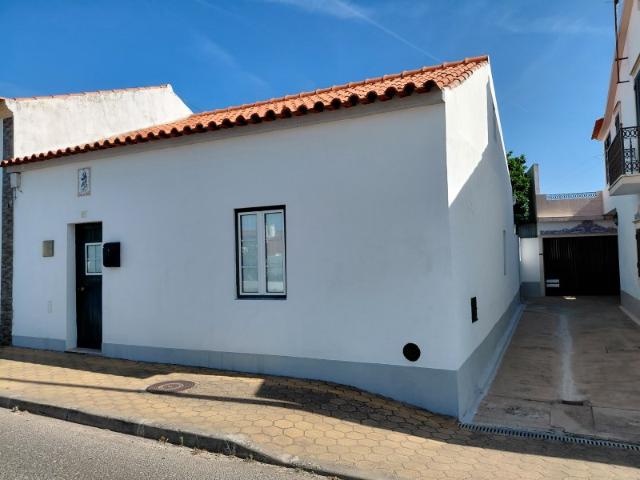 Moradia T2 c/ quintal Tramagal