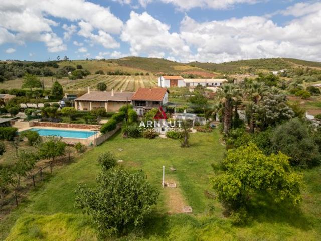 Moradia T2 com terreno de 5000m2