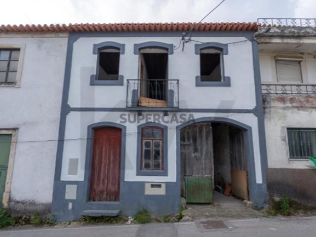 Moradia T2 com terreno e Garagem em Casal Comba, Mealhada