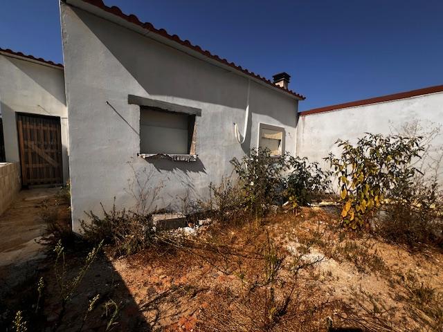 Moradia T2 com terreno – Pampilhosa