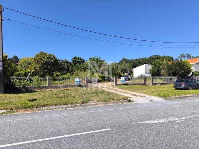 Moradia T2 com terreno para venda em Vila Praia de Âncora