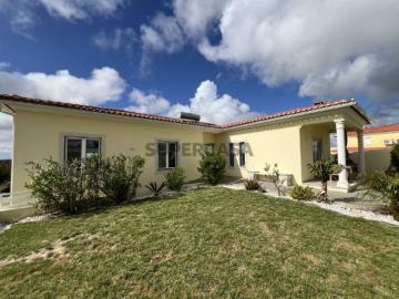 Moradia T2 com terreno perto da Lourinhã de Óbidos e das praias
