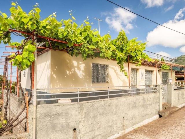 ? Moradia T2 com Vista Mar em Terreno de 700m² – Arco da Cal. 194m² Arco Da Calheta