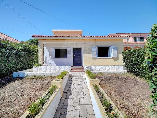 Moradia T2 com ampla Garagem e Jardim com Vista Deslumbrante. 162m² Sintra São Martinho