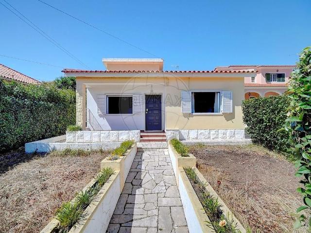 Moradia T2 com ampla Garagem e Jardim com Vista Deslumbrante. 162m² Sintra São Martinho