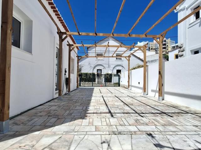MORADIA T2 com JARDIM * Bairro tranquilo Cova Piedade Almada * 25 min Lisboa