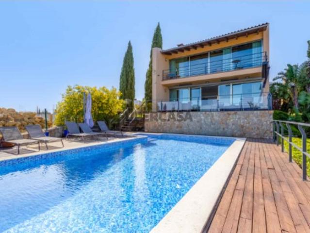 Moradia T4 com Piscina para Venda em Algoz Algarve