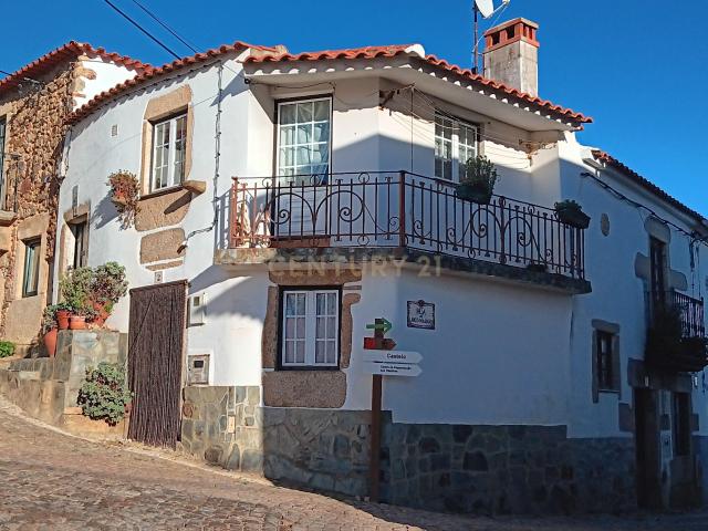 Moradia T2 com pisos independentes, Penha Garcia