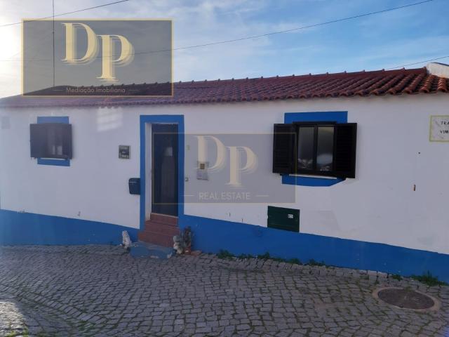 Moradia T2 com Quintal no Centro de Marmelete | Imóvel Arrendado – Investimento