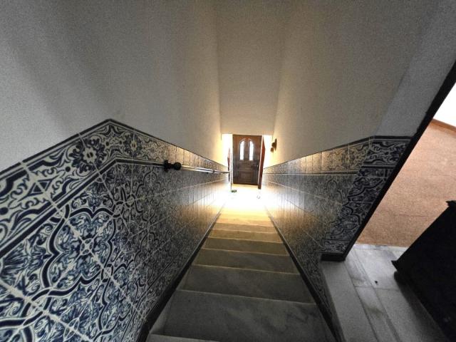 Moradia T2 com quintal, garagem e terraço no centro histórico da Vila de Redondo