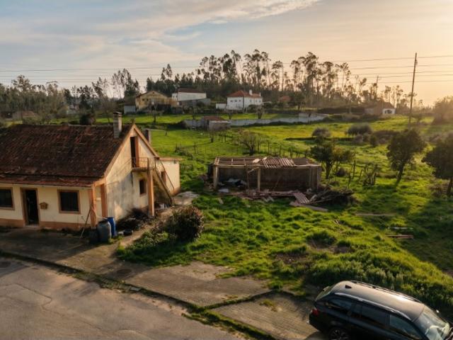 Moradia T2 com sótão e 810 m² de terreno · Vermoil