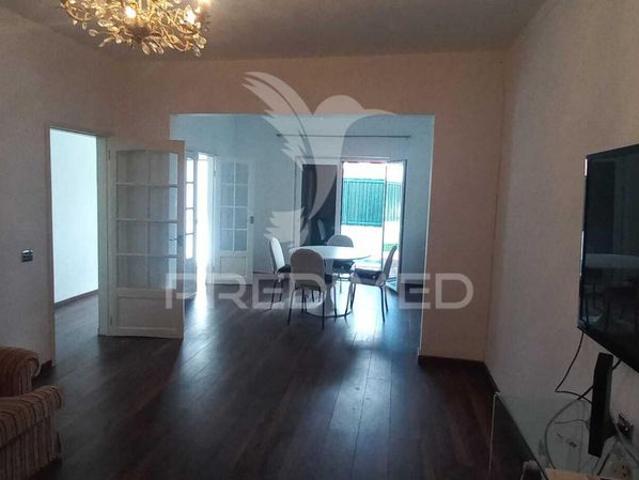 Moradia t2 convertido em t1 mobilado na carregueira pinhal novo