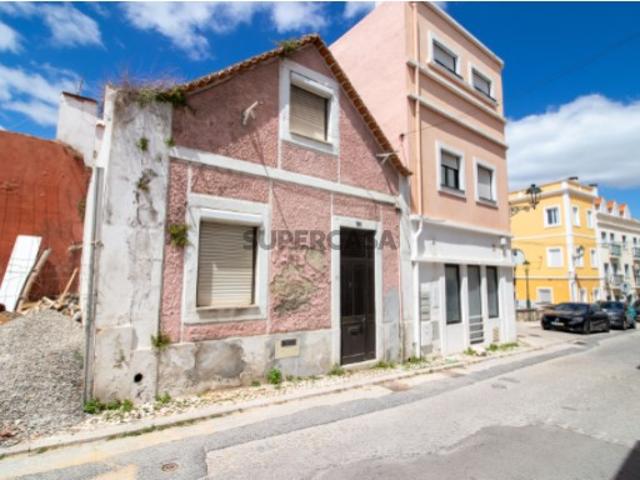 MORADIA T2 DUPLEX COM PROJECTO, NO CENTRO DO BARREIRO