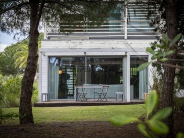 Moradia T2 duplex em Troia, com jardim privativo e terraço
