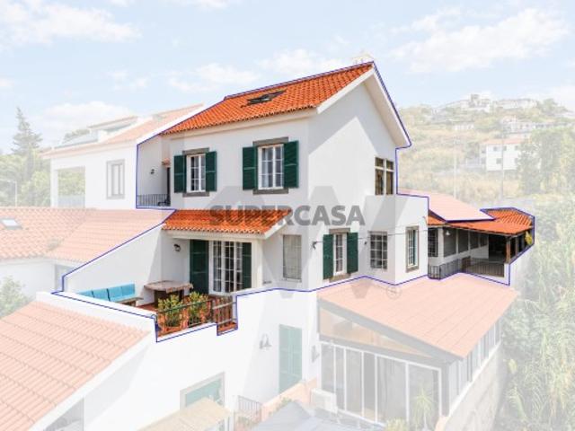 Moradia T2 Duplex estrada do Portinho. Caniço