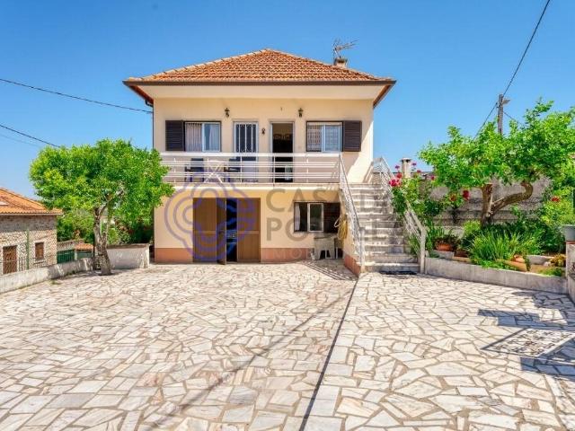 Moradia T2 de Dois Pisos, pronta a habitar, no concelho de F. 85m² Chãos