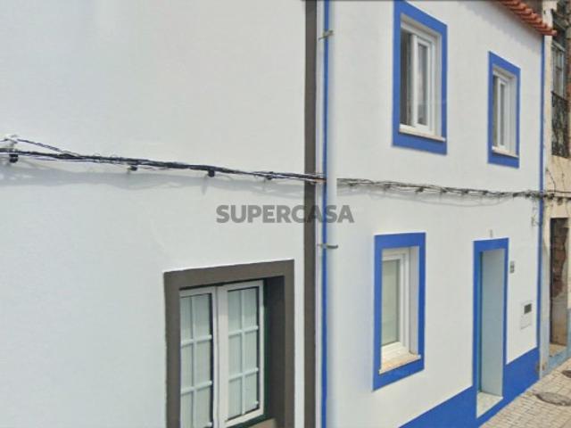 Moradia T2 de 75 m2 com terraço no centro da vila de Odemira