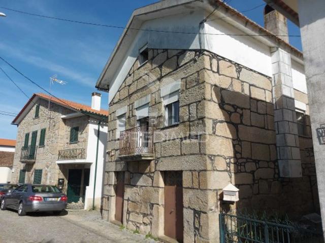 Moradia T2 em Mesquitela