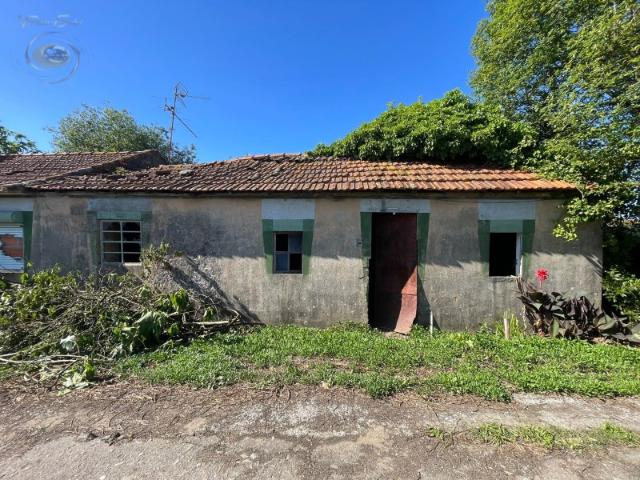 Moradia T2 Em Ovar para restauro