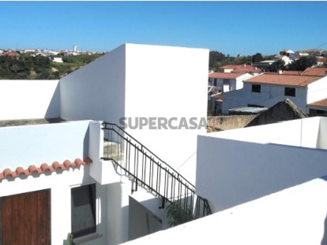 Moradia T2 em Atouguia da Baleia