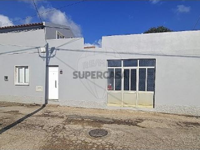 Moradia T2 em Atouguia da Baleia