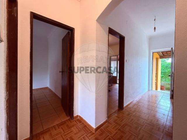 Moradia T2 em Azueira e Sobral da Abelheira
