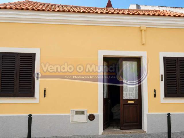 Moradia T2 em Alhandra ALH037