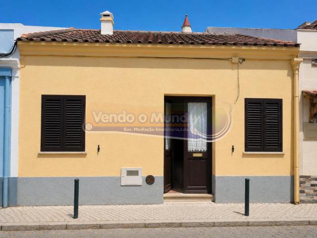 Moradia T2 em Alhandra ALH037