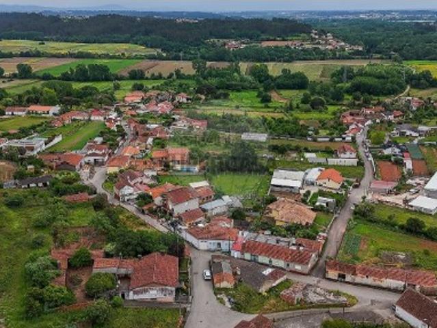 Moradia T2 em Alquerubim