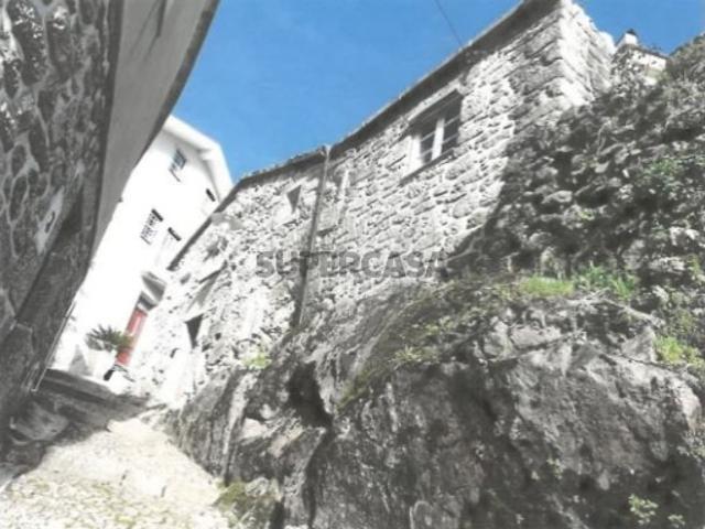 Moradia T2 em Alvoco da Serra