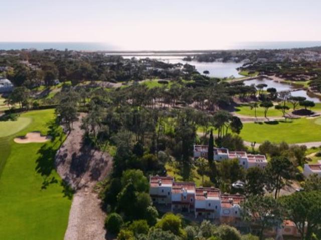 Moradia T2 em banda, em Vilar do Golf, na Quinta do Lago