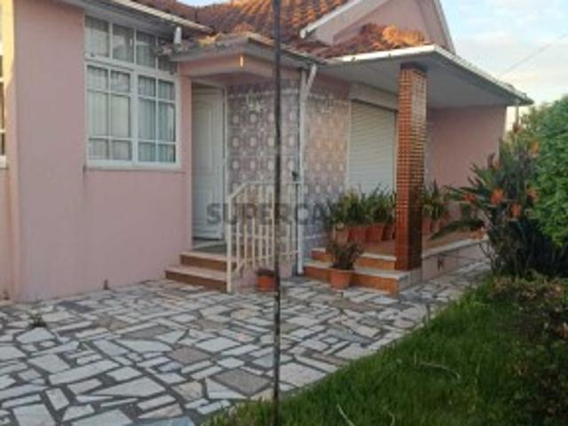 Moradia T2 em Branca
