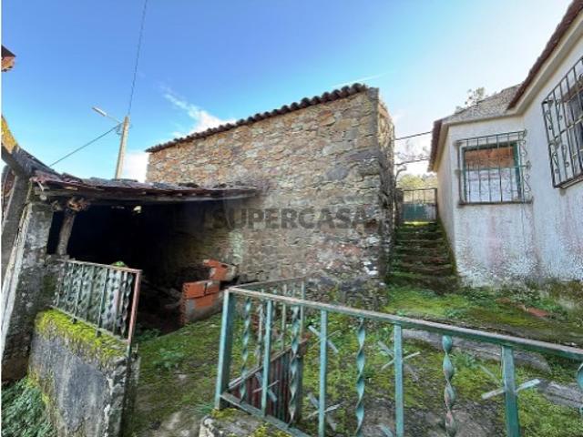 Moradia T2 em Cumeada e Marmeleiro