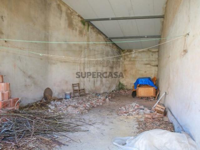 Moradia T2 em Campelos e Outeiro da Cabeça