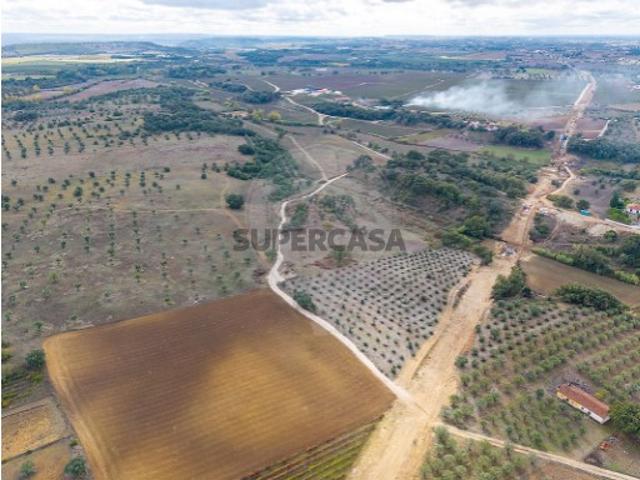Moradia T2 em Casével e Vaqueiros
