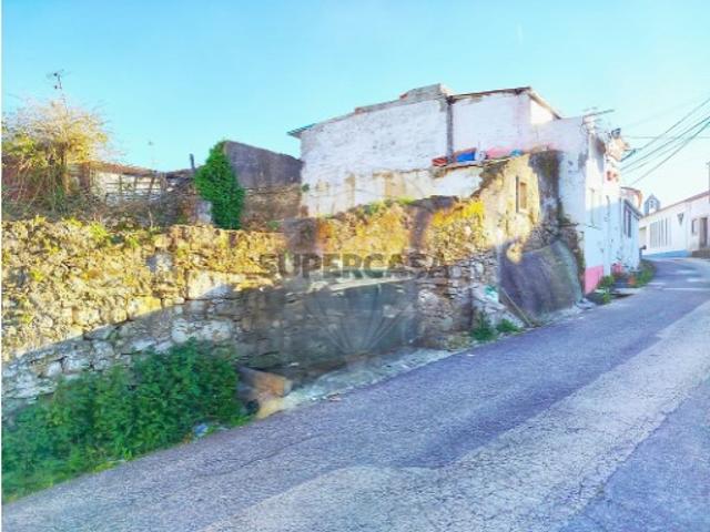Moradia T2 em Carvoeira e Carmões