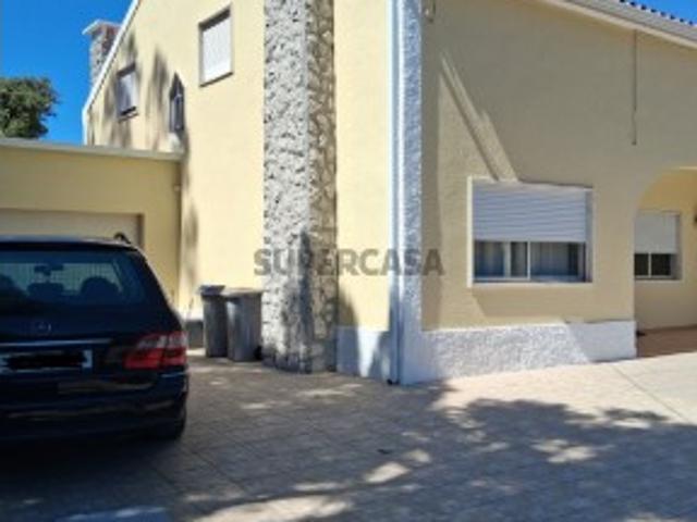 Moradia T2 em Charneca de Caparica e Sobreda