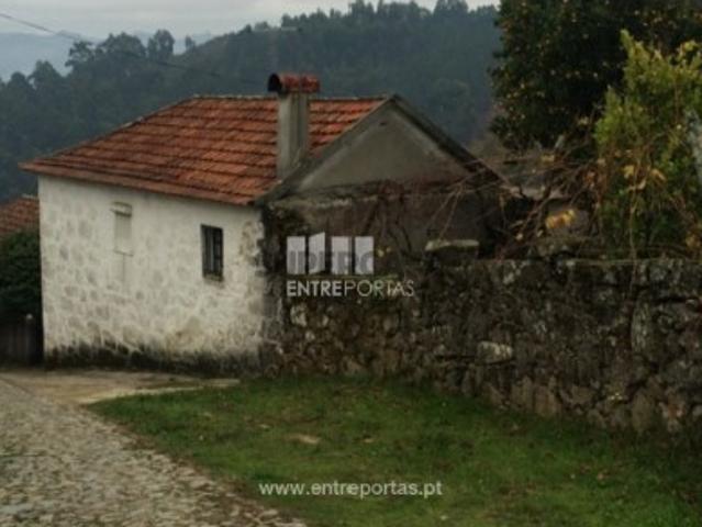 Moradia T2 em Cinfães