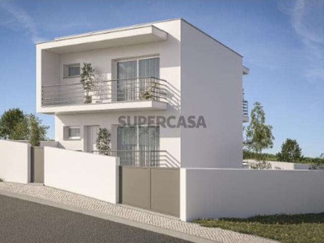 Moradia T2 em construção