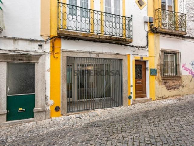 Moradia T2 em Évora São Mamede, Sé, São Pedro e Santo Antão