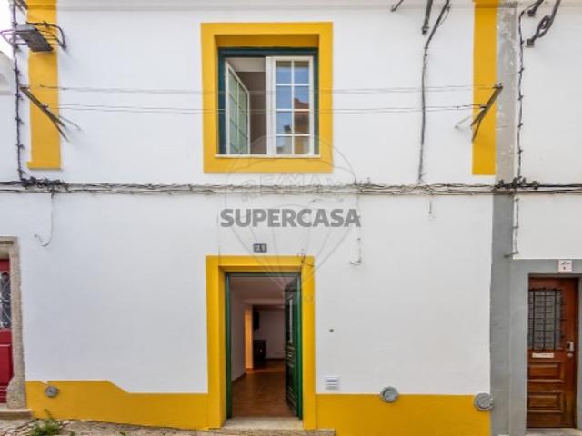 Moradia T2 em Évora São Mamede, Sé, São Pedro e Santo Antão