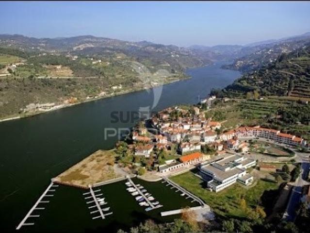 Moradia T2 em Freigil e Miomães