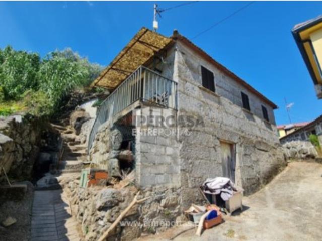 Moradia T2 em Loivos da Ribeira e Tresouras