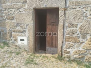 Moradia T2 em Pedra Rústica Tipicamente Beirã Abrunhosa do Mato