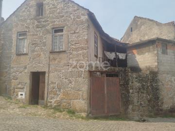 Moradia T2 em Pedra Rústica Tipicamente Beirã – Abrunhosa do Mato