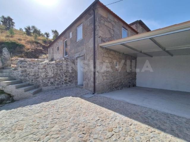 Moradia T2 em pedra totalmente renovada