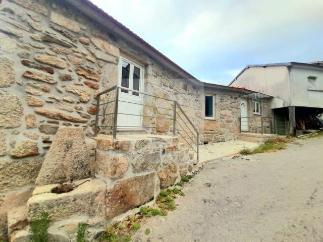 Moradia T2 em Pedra Totalmente Restaurada – Urro, Arouca