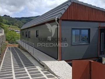 Moradia T2 em Posto Santo