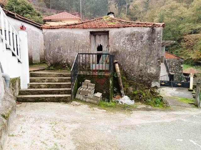 Moradia T2 em Riba de Mouro